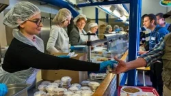 Long queues as France’s €1 student meals draw crowds