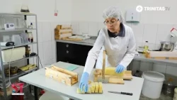 Săpun natural din gălbenele și lavandă