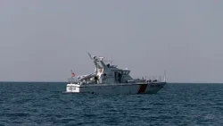 Rescuers pull migrants from deadly shipwreck off Tunisian Coast