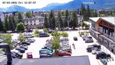 Canmore - The Shops of Canmore Courtyard